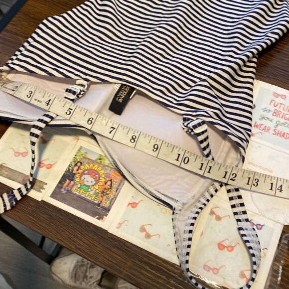 C7 Bond-Eye Australia Black White Stripe Sweetheart One Piece Swimsuit Sz 4 D/DD - Picture 7 of 8